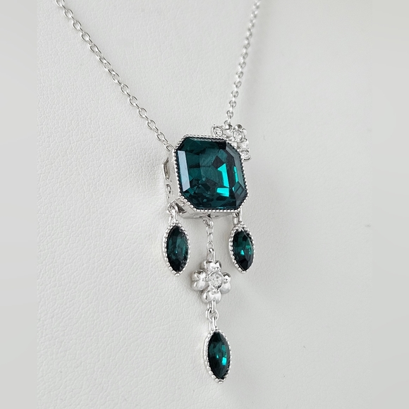 Official Swarovski Crystal Green Emerald Necklace, 925 Sterling Silver - Picture 2 of 6